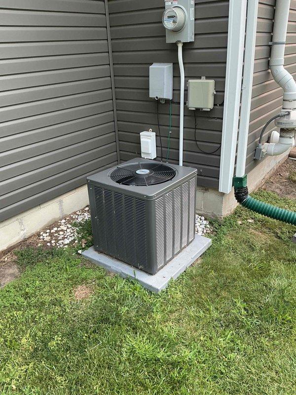 Completed preventative maintenance tune-up on 4-year-old residential air conditioning system. Performed comprehensive inspection of outdoor condensing unit, verified proper electrical connections at disconnect and meter, and confirmed unit is operating within normal parameters.