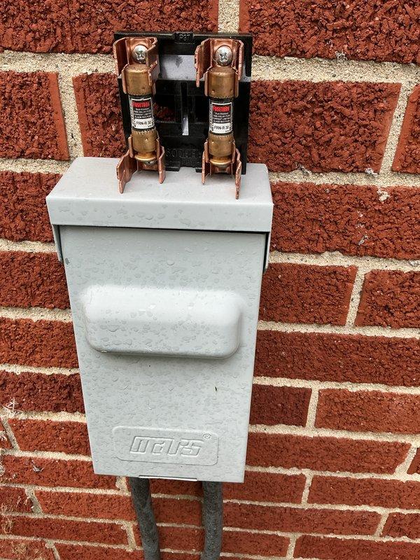 Completed comprehensive tune-up service on residential air conditioning system, including both outdoor condensing unit and indoor air handler. Performed full system inspection, replaced air filter, checked refrigerant lines and electrical connections, verified fan motor operation, and confirmed all components are functioning properly for optimal cooling performance.