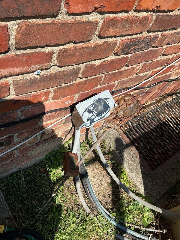 Completed routine maintenance on a 5-year-old residential air conditioning system. Performed standard tune-up procedures including inspection of the outdoor condensing unit, verification of proper operation, and system evaluation to ensure optimal performance for the cooling season.