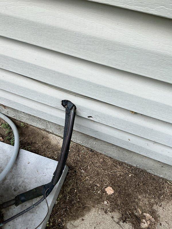 Responded to service call for non-operational heating and cooling system. Upon arrival, diagnosed faulty thermostat as the root cause preventing both furnace and air conditioning unit from operating. Replaced defective thermostat and restored full functionality to HVAC system, confirming proper operation of both heating and cooling modes.