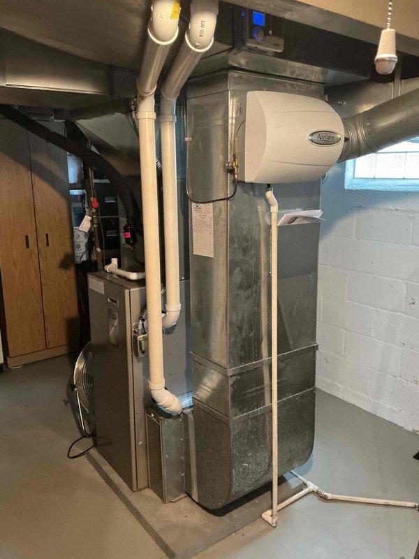 Completed annual maintenance on 3-year-old residential air conditioning system. Performed standard tune-up procedures including filter inspection, coil cleaning, refrigerant level verification, electrical connection testing, and condensate drain check to ensure optimal system performance for the cooling season.