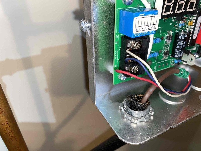 Successfully installed new digital water feeder on steam boiler, including complete wiring integration into the existing system. Verified proper operation of the electronic control board and confirmed absence of water leaks upon completion of installation.