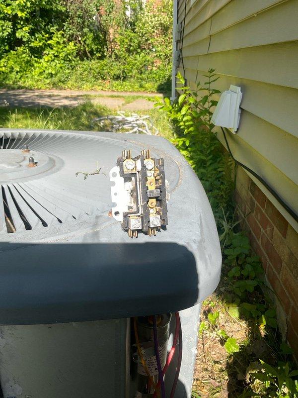 Performed comprehensive cooling system maintenance on 12-year-old residential air conditioning unit. Conducted complete system diagnostics using digital manifold gauges, measuring refrigerant pressures and temperatures across the system. Inspected outdoor condenser unit including electrical components, contactor assembly, and fan operation. Verified proper system operation with measured suction pressure of 109.4 PSI, discharge pressure readings, and operating temperatures of 115°F and 133°F, confirming system is functioning within manufacturer specifications.