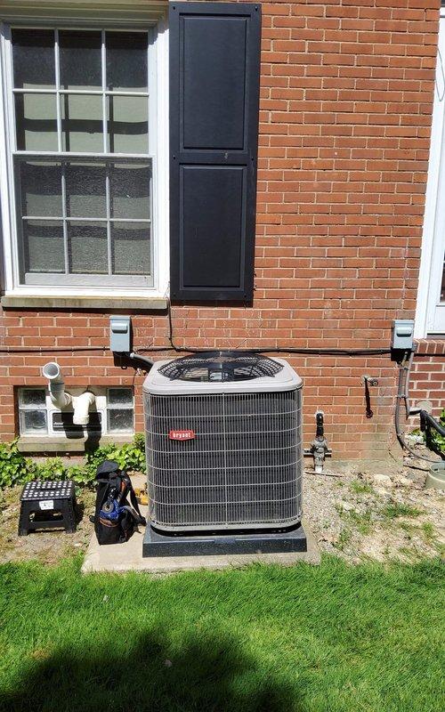Completed comprehensive cooling system tune-up and maintenance on Bryant outdoor condensing unit. Performed full system inspection, verified refrigerant levels, cleaned condenser coils, checked electrical connections, tested capacitor and contactor operation, and confirmed proper drainage through PVC condensate lines. Unit operating within manufacturer specifications with no issues identified.