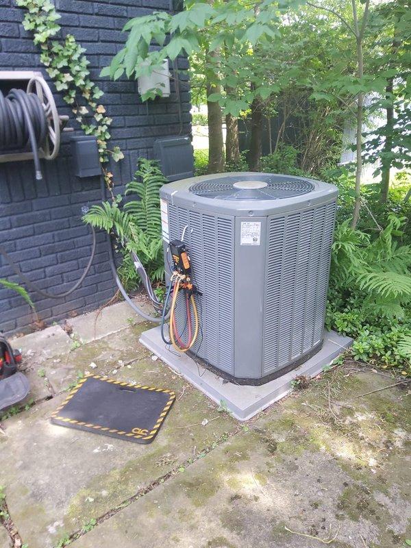 Performed comprehensive assessment of 15-year-old residential air conditioning system using Testo 550 digital manifold gauge to measure R-410A refrigerant pressures and temperatures. Based on system age, operating conditions, and diagnostic readings showing suction and discharge pressures, provided customer with evaluation findings and replacement recommendations for the outdoor condensing unit.