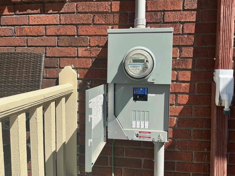 Conducted site assessment for mini split installation estimate. Evaluated existing electrical panel capacity and bedroom location for indoor unit placement, documented conditions with photos, and provided pricing proposal valid for 30 days.