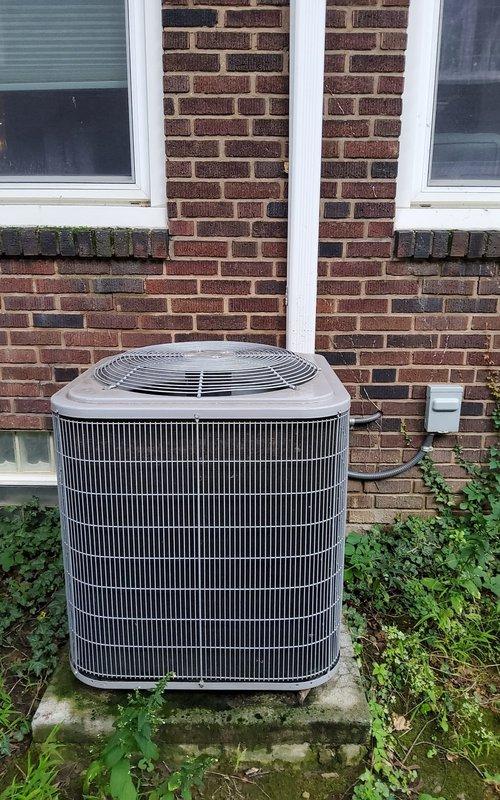 Responded to service call for non-operational air handler located in attic space. Upon inspection, diagnosed and resolved the issue with the indoor unit, restoring proper system functionality. Verified outdoor condensing unit and complete system operation before departure.