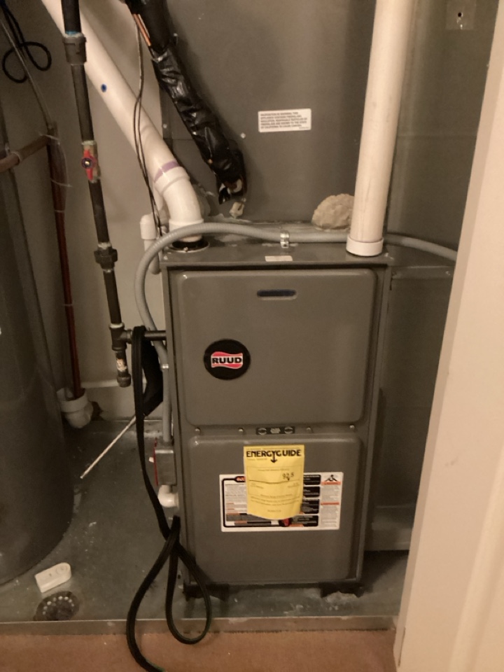 MAINTENANCE ON A RUUD UNIT 