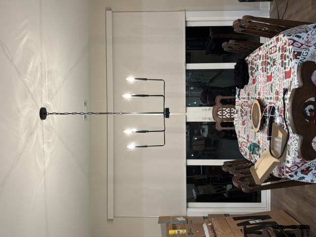 Custom Roller Shades Project Complete

Location: Carrollton, GA
Product: Custom Roller Shades
Status: Project Successfully Completed

Project Highlights:
	•	Conducted a professional in-home design consultation
	•	Helped the homeowner select roller shade styles, colors, and opacity levels
	•	Verified all window measurements for precise fabrication
	•	Delivered and installed high-quality custom roller shades
	•	Ensured smooth operation, clean fit, and modern aesthetic
	•	Performed final walkthrough and customer satisfaction check

Results:
	•	Improved privacy and light control throughout the home
	•	Clean, modern look that elevates every room
	•	Another happy Carrollton homeowner served by The Blinds Boss