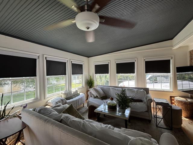 Custom Roller Shades installation completed in Carrollton, GA ✨ We had the opportunity to work closely with this homeowner from start to finish—walking through their space, getting a feel for their style, and helping them choose the perfect look for their windows. Every window was carefully measured to ensure a flawless fit, and once everything was approved, we handled the entire process from ordering to installation. Seeing it all come together is always the best part. These cordless plantation shutters not only give the home a clean, updated look, but also add everyday convenience with their safe and easy operation. At The Blinds Boss, we take pride in making the entire experience smooth, personal, and stress-free—because it’s more than just window treatments, it’s about transforming your space. Proud to serve Carrollton, GA 🤍 www.TheBlindsBoss.com
