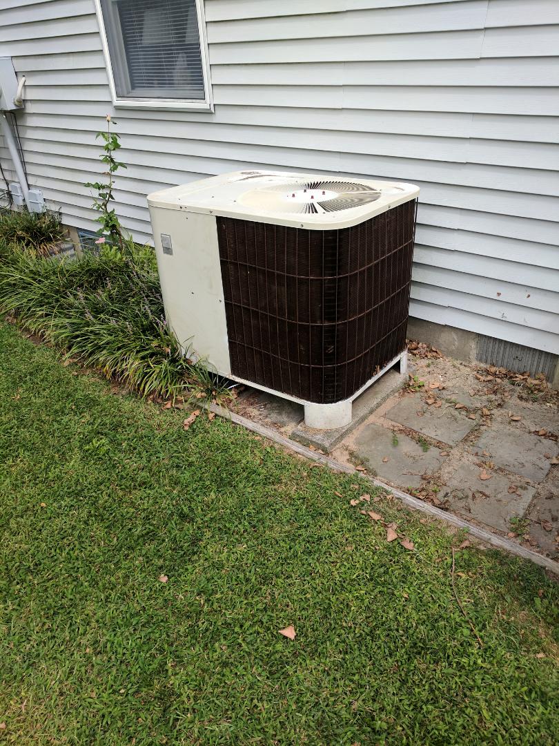 Replacing a Bryant heat pump condensing unit with a Carrier Puron heat pump system with new flexible ducts 