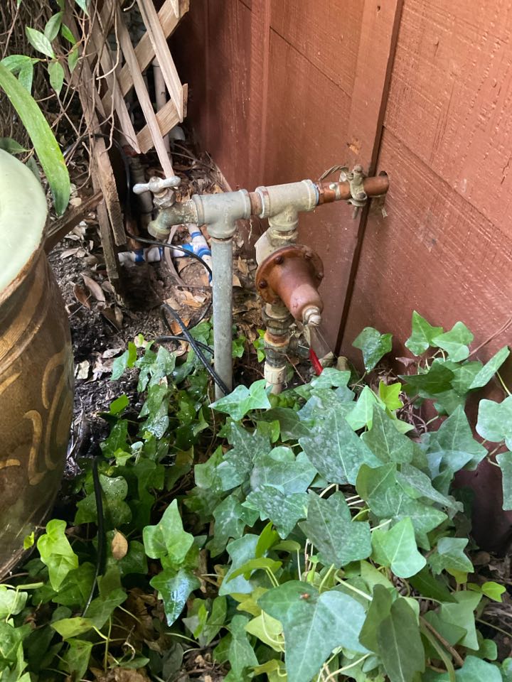 Shut off water to house 