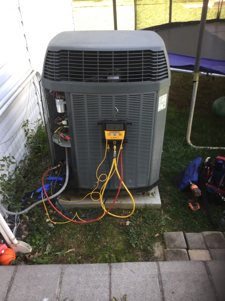 West Chester, PA - Checking a Heat Pump in Heat Mode on a Trane Unit in West Chester. This system is setup as a Heat Pump with the Emergency/Auxiliary Heat as a Gas Furnace. After testing the Heat Pump, I turned the Emergency Heat on to perform a Combustion Analysis on the Furnace. West Chester, PA - Checking a Heat Pump in Heat Mode on a Trane Unit in West Chester. This system is setup as a Heat Pump with the Emergency/Auxiliary Heat as a Gas Furnace. After testing the Heat Pump, I turned the Emergency Heat on to perform a Combustion Analysis on the Furnace.