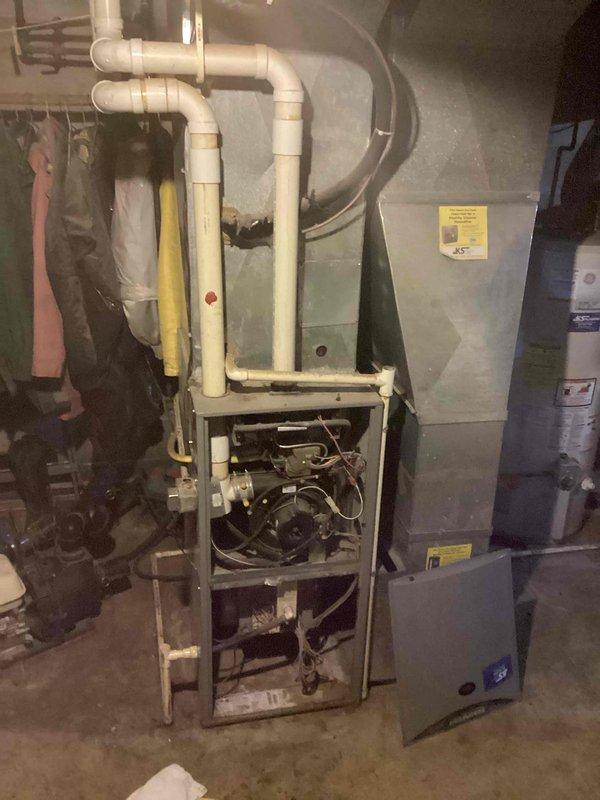 Responded to emergency no-heat call for aging furnace (10+ years). Diagnosed failed smart valve preventing ignition. System inspection revealed non-functional control board with illuminated indicator light but failed operation. Connected customer with project manager for replacement options.