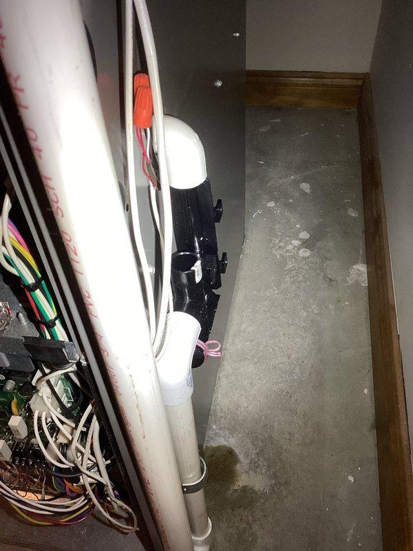 Successfully installed new collector box on HVAC unit that was experiencing leakage issues. Conducted thorough inspection of electrical components and drainage system to ensure proper function. Unit is now operating correctly with no leaks detected.