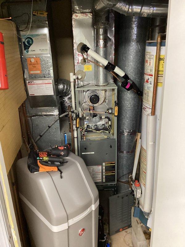 Responded to call for intermittent heating issue. Diagnosed problem as customer's mist humidifier causing excessive moisture accumulation on filter, which triggered main limit switch. Replaced clogged air filter and advised customer on proper humidifier usage to prevent recurrence.