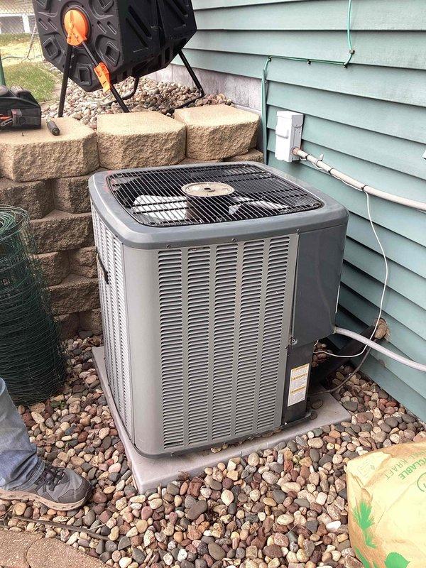 Responded to service call for air conditioning unit making loud noise. Upon inspection, diagnosed condenser with failed motor and damaged fan blade causing the excessive noise. Ordered replacement parts for repair completion.