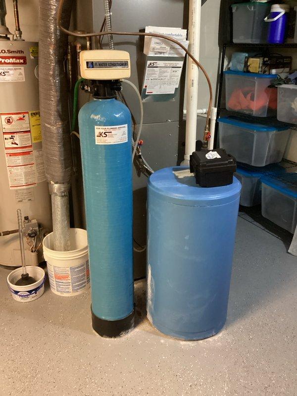 Responded to service call for non-functioning water conditioning system. Upon arrival, performed diagnostic testing on existing two-piece water softener unit (2005 model) and confirmed system failure. Inspected brine tank salt levels and control valve assembly. After thorough evaluation, determined unit was beyond economical repair due to age and component failure. Provided customer with estimate for replacement water softener system.