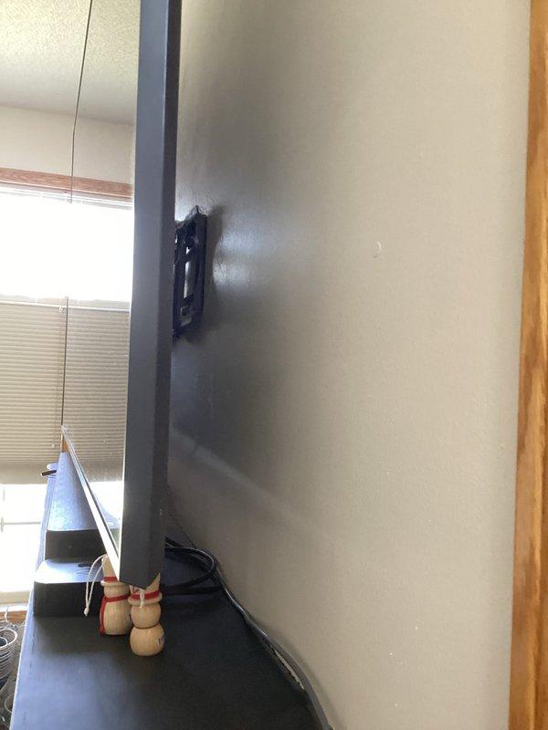 Responded to service call for intermittent outlet functionality and request for additional outlet installation. Performed on-site assessment of existing electrical outlets experiencing sporadic operation and evaluated locations for new outlet installation. Provided detailed estimates for repair of malfunctioning outlets and installation of requested additional outlets in residential spaces.