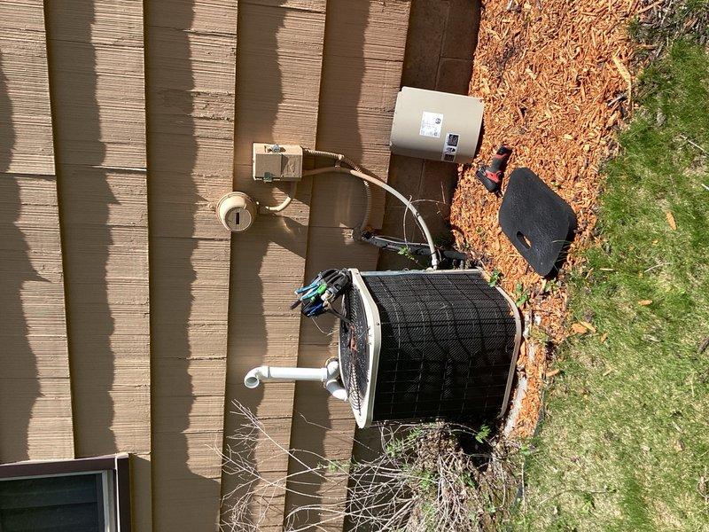 Completed comprehensive air conditioning preventive maintenance tune-up on residential split system unit. System was found operating within normal parameters with all components functioning properly. Performed standard maintenance procedures including inspection of condenser unit, electrical connections, refrigerant lines, and control components to ensure continued reliable operation throughout the cooling season.