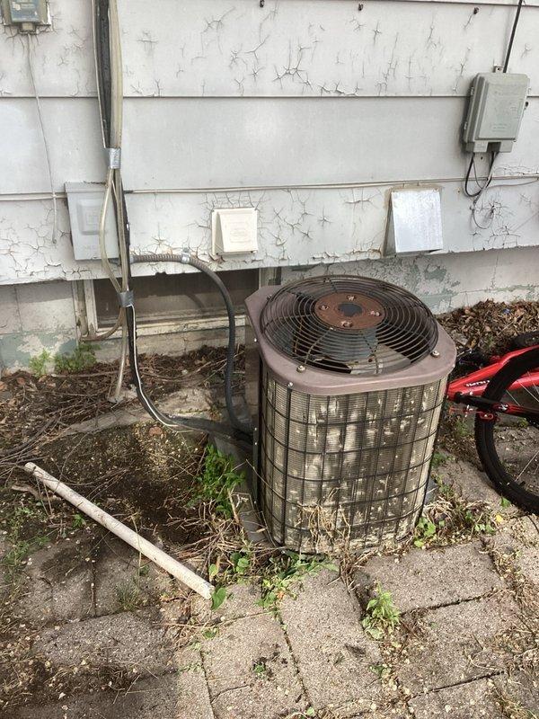 Responded to no cooling complaint on residential air conditioning system. Upon arrival, diagnosed unit as completely flat on refrigerant, indicating a leak in the system. Notified customer of findings and system status.