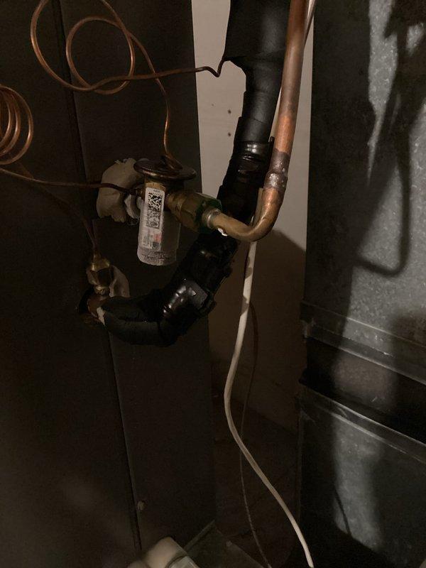 Completed comprehensive air conditioning tune-up maintenance on residential split system. Performed standard preventive maintenance procedures on both indoor and outdoor units, including inspection of refrigerant lines, filter drier, and copper piping connections. All system components operating within normal parameters upon completion.
