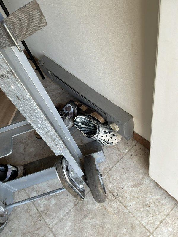Successfully completed installation of Magic-Pak package unit model HWC848-7-11-18P-02A, serial number 1625M05207, replacing existing HVAC system. Verified electrical connection to existing Siemens G2020ML1125 electrical panel (38 years old), confirmed proper circuit breaker configuration, and documented all equipment specifications for service records.