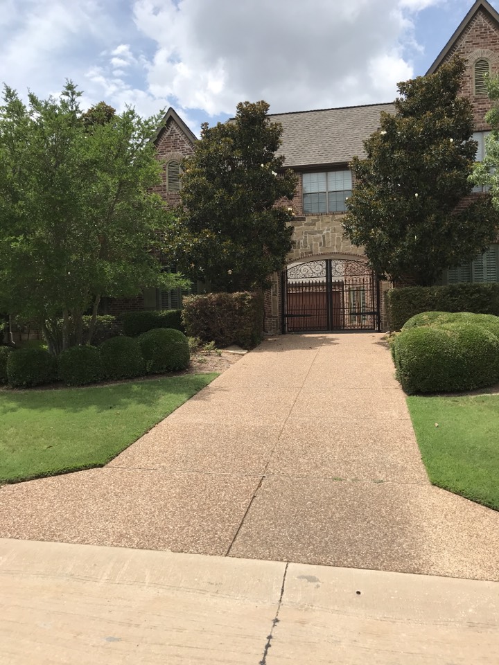 Repairing a Lennox ac system for our customer in Garland, TX. 