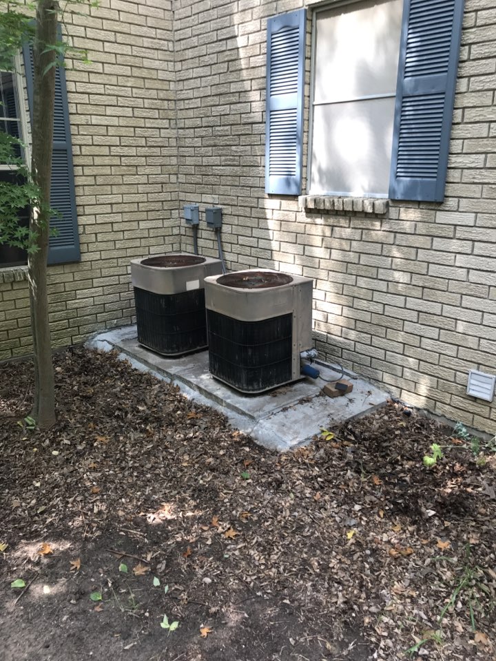 Repairing a Lennox ac unit for a customer in Richardson, TX. 
