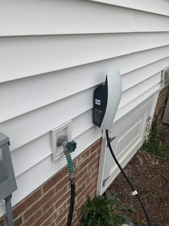 Just got a new electric vehicle? NC Express Services partners directly with Duke to provide top-quality EV charger installations at the best possible price!