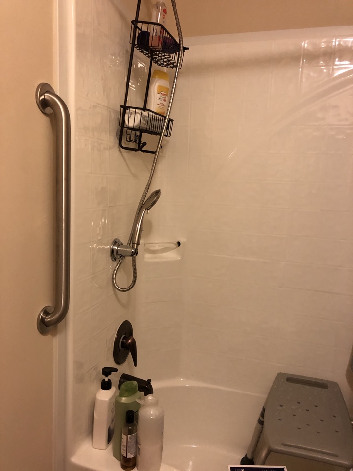 HHSS SHOWER CHAIR & grab bar