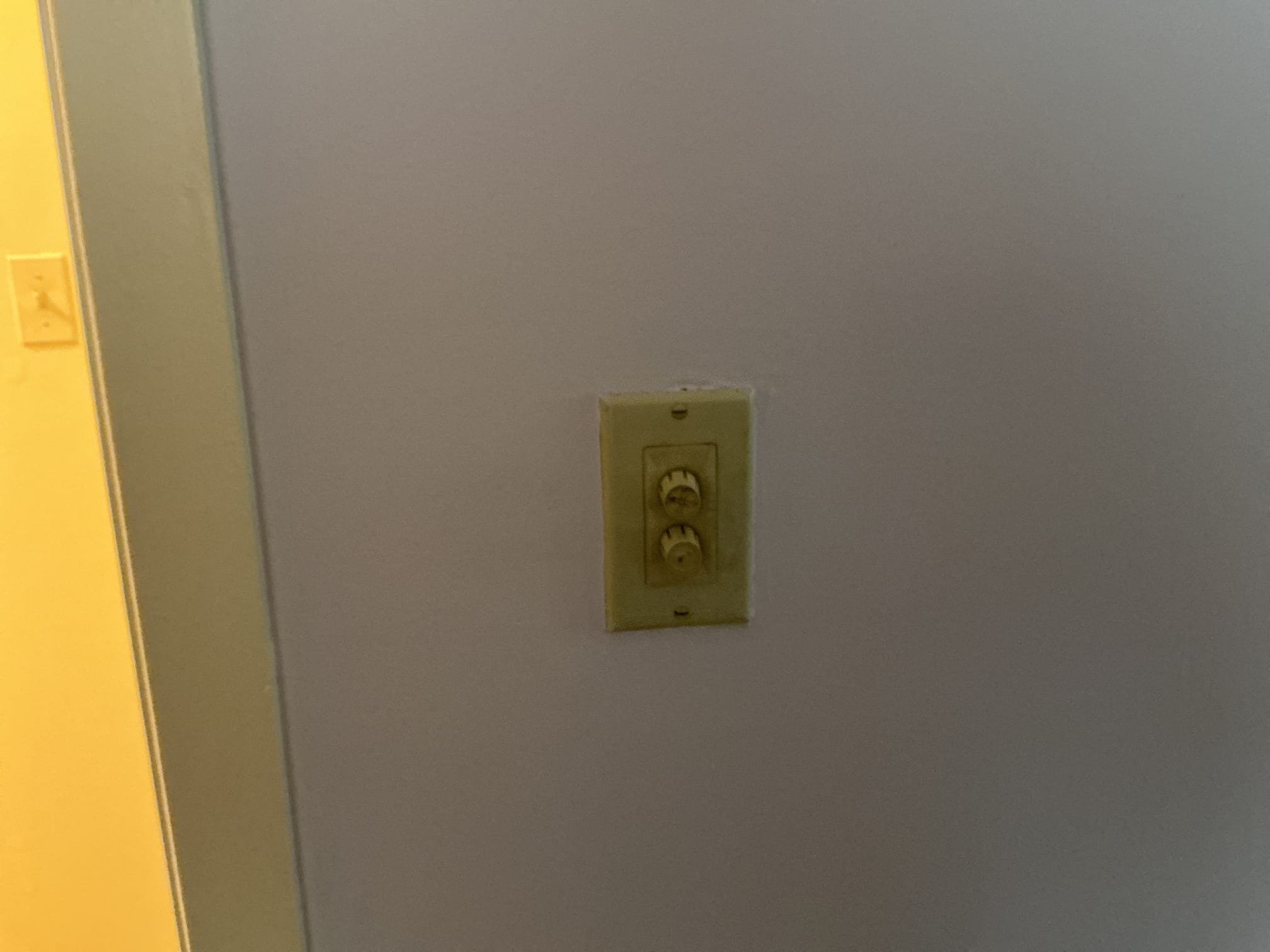 This solution includes the installation of 3 new single pole switches, replacement of the damaged keyless fixture in garage and installation of a new customer supplied motor for bathfan.
We have replaced the bathfan motor, replaced 3 single pole switches and replaced the keyless fixture in garage area.