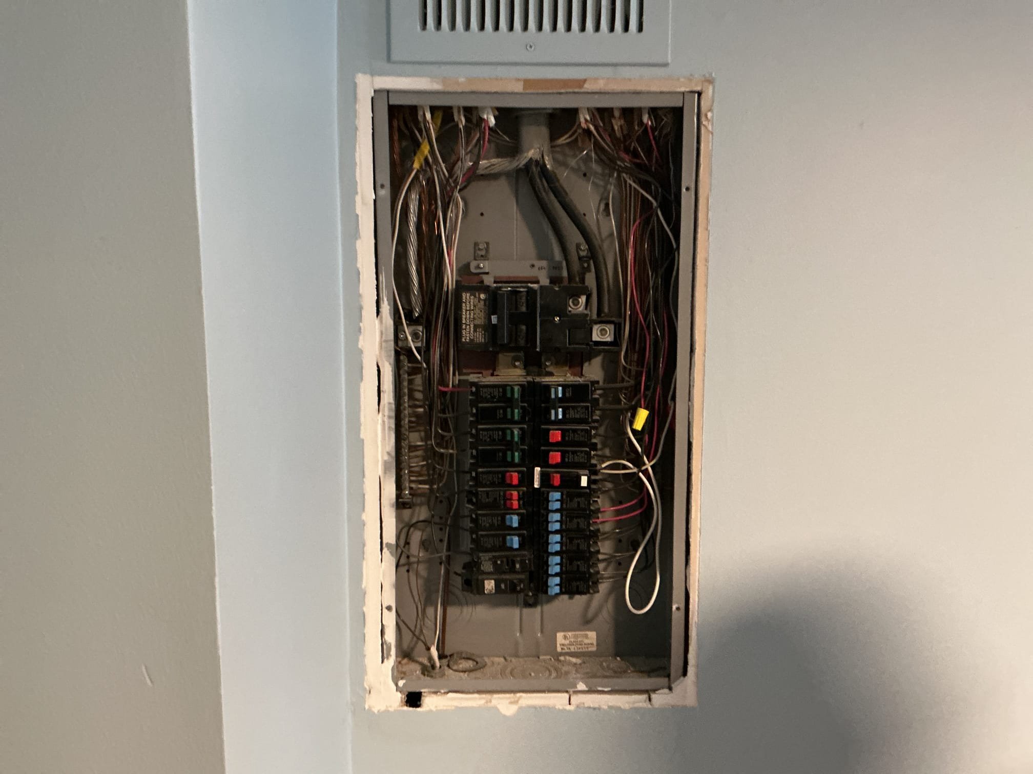 This solution includes the replacement of 2 customer supplied light fixtures. Additionally we shall replace the breakers not rated for the Bryant panel.

We have replaced the 2 basement fixtures with new customer supplied fixtures. Lastly we have replaced the 2 breakers not rated for the Bryant panel. 