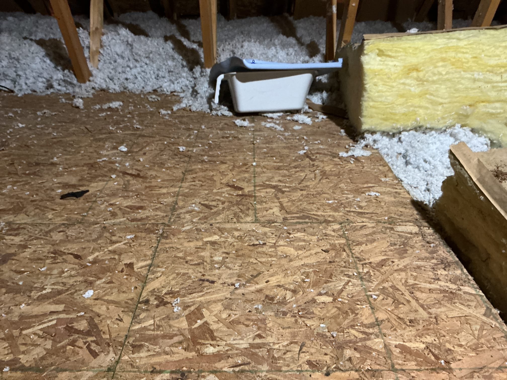  This solution includes the installation of a new customer supplied heat detector in the garage. Installation includes arc-fault protection for the circuit.

We have installed the customer supplied heat detector in the garage, complete with arc fault protection.