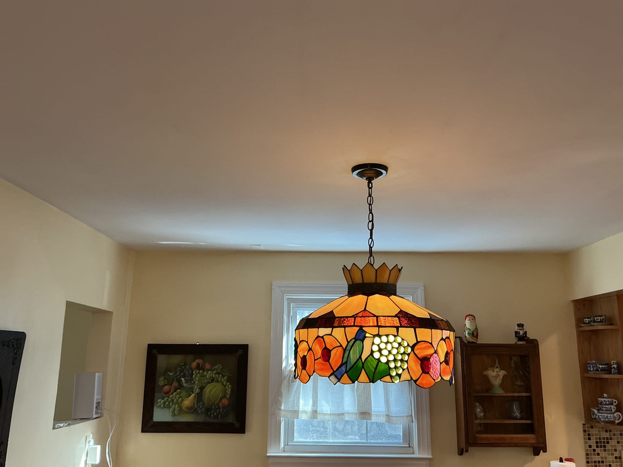 This solution includes the installation of a customer supplied ceiling fixture in the dining area and a bedroom. All necessary fixture hardware must be present, supplied by customer.
We have installed the 2 customer supplied fixtures.