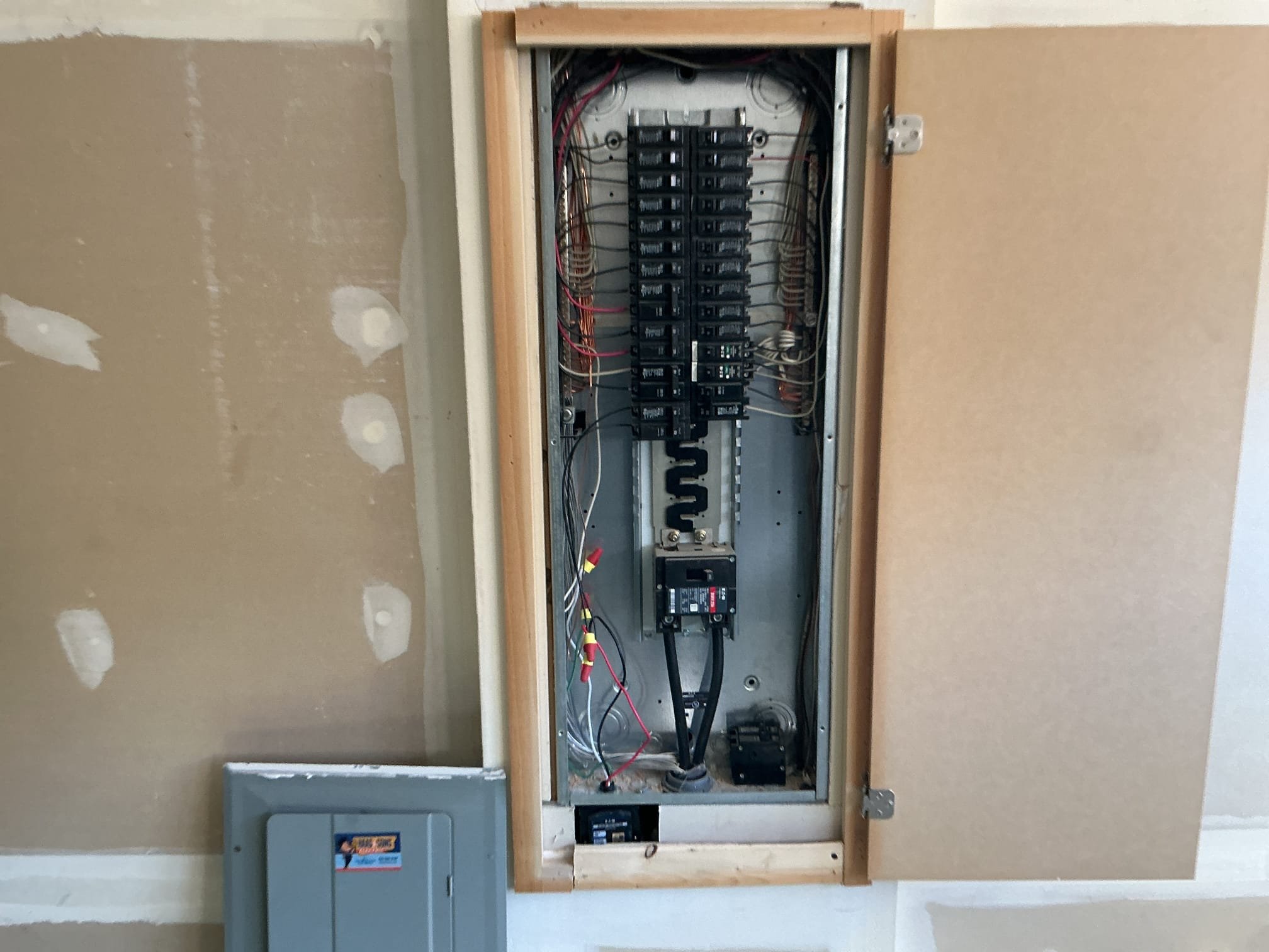 This solution includes the installation of a new switch to operate the bath fan. In addition we shall replace the 3 existing devices in the 3gang switch box.

We have replaced the existing switch for the main level bath fan. Additionally we have replaced all 3 switches, ensuring proper terminations, at the 3gang living room switch bank.