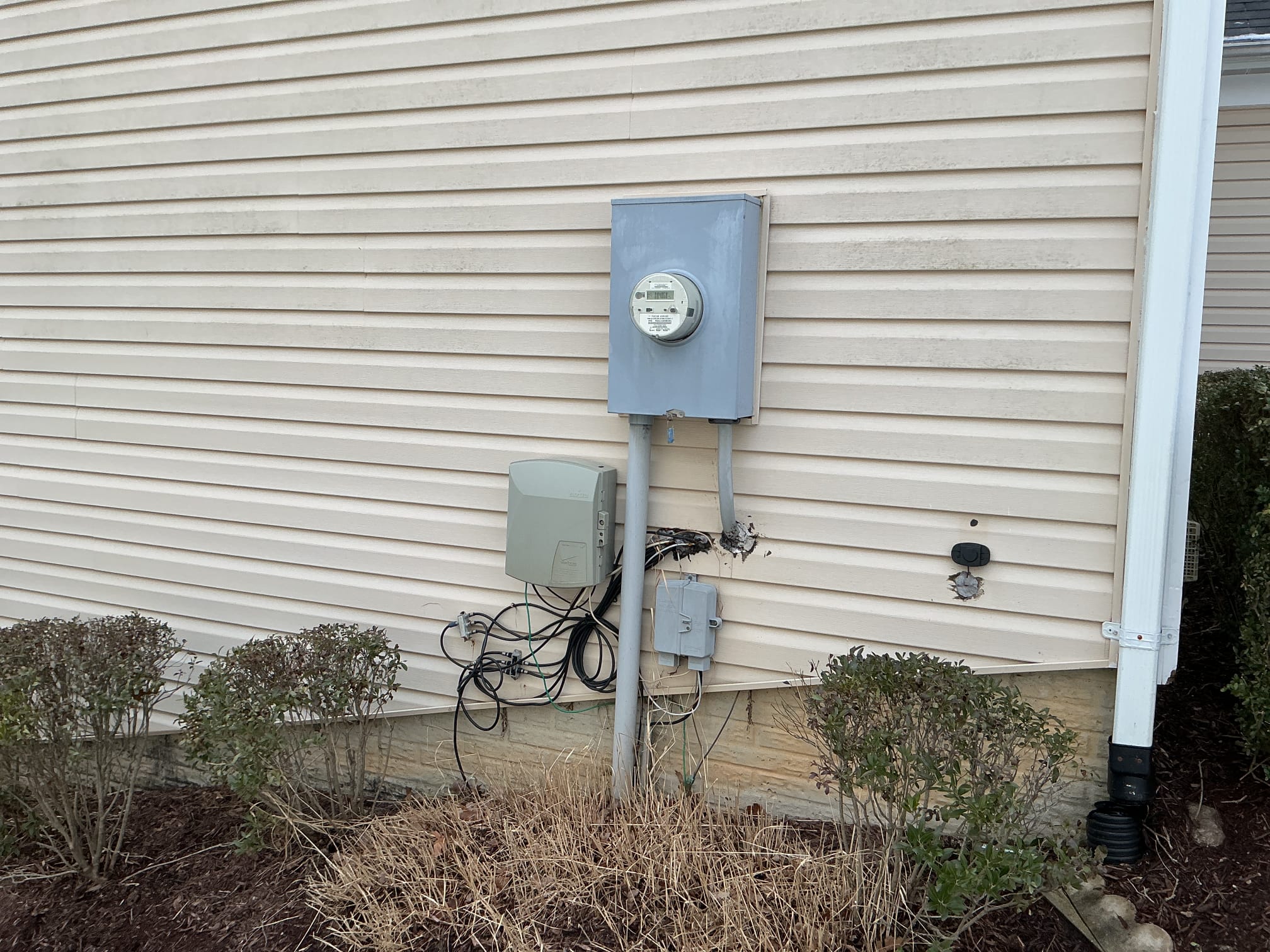 This solution includes the replacement of a switch with a new customer supplied switch.
We have replaced the basement bathroom switch.