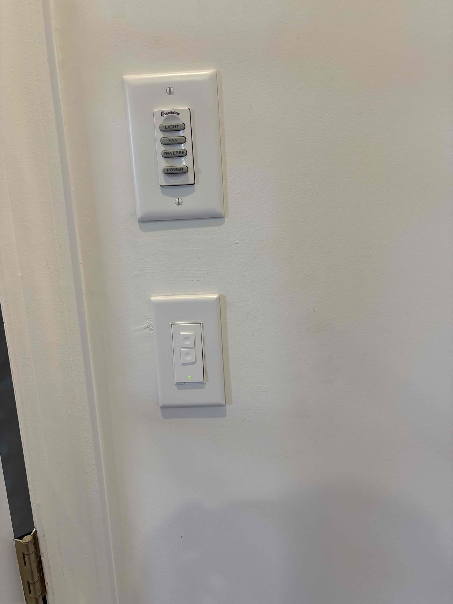 Installation of 4 disc lights in offic