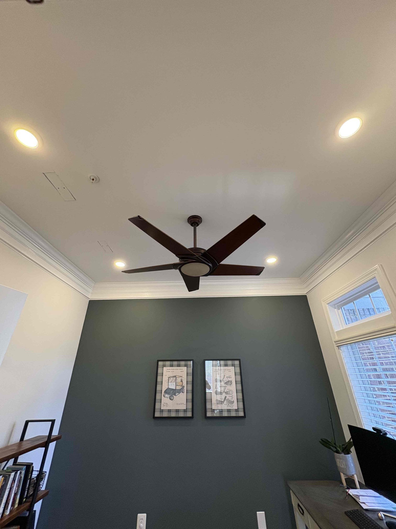 Installation of 4 disc lights in offic