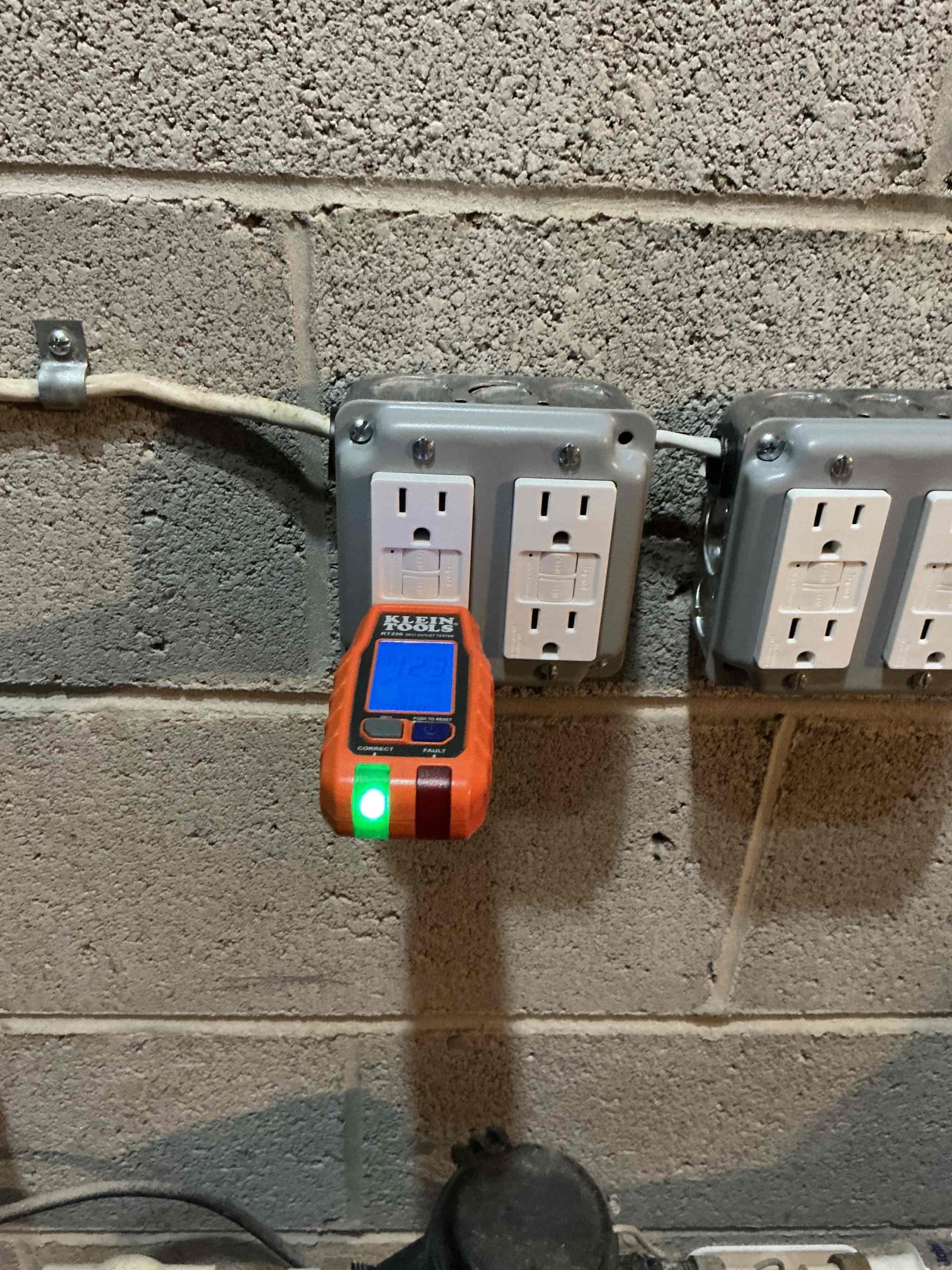 For this call, I came out to replace a single receptacle with (2) quad boxes with GFCI’s. 

Replace (1) single receptacle with (4) GFCI’s in (2) 1900 boxes with RS covers 