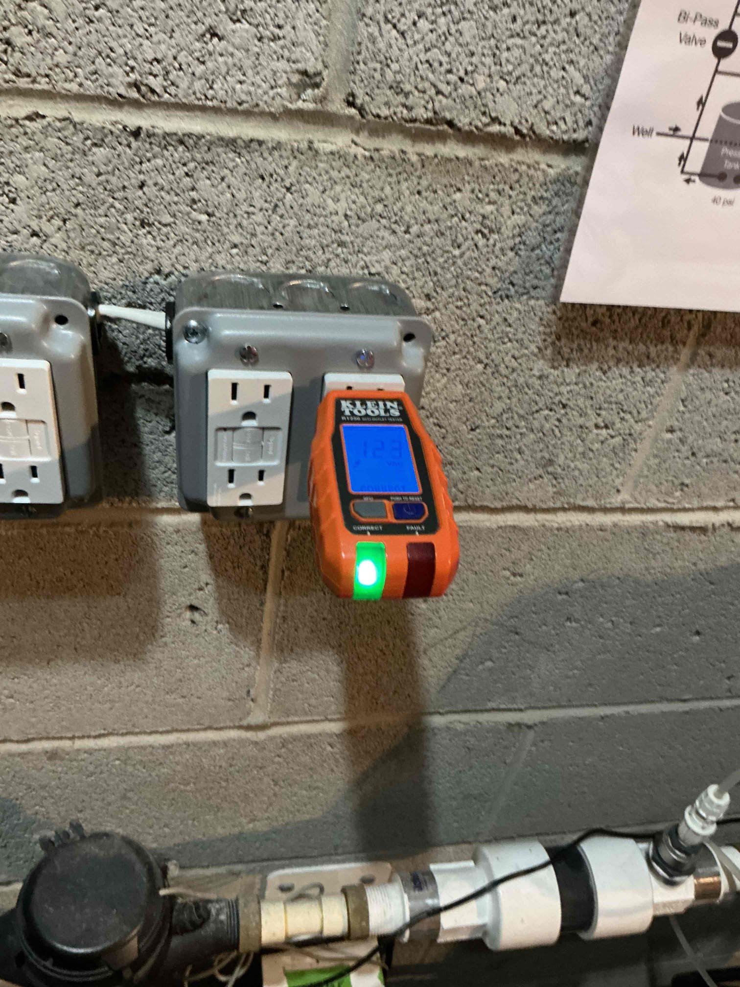 For this call, I came out to replace a single receptacle with (2) quad boxes with GFCI’s. 

Replace (1) single receptacle with (4) GFCI’s in (2) 1900 boxes with RS covers 