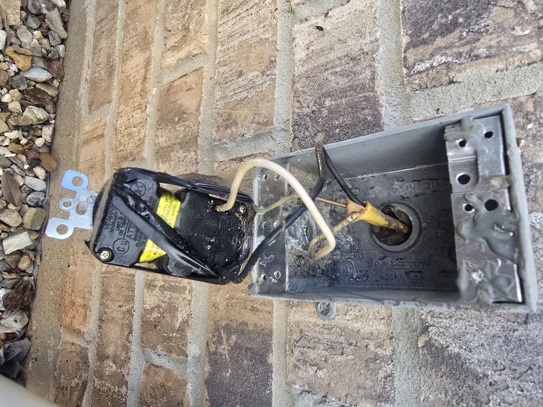 eletricion needed 

zip zip a lady wack give your home a safety dont let it burn 