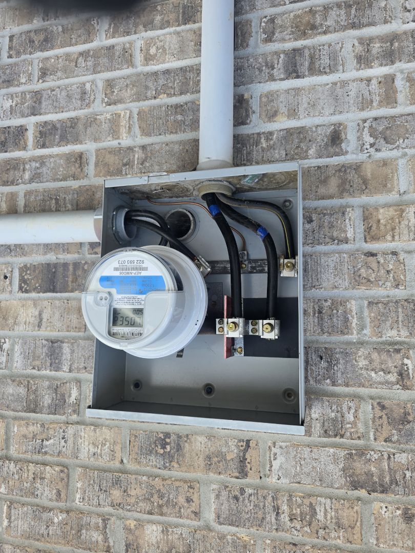 eletricion needed 

zip zip a lady wack give your home a safety dont let it burn 