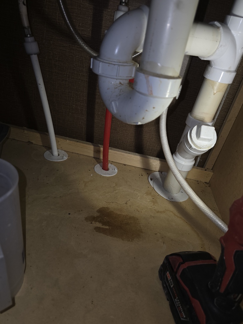 plumber needed 

cant get the water to drain we can if we cant do it no one can 