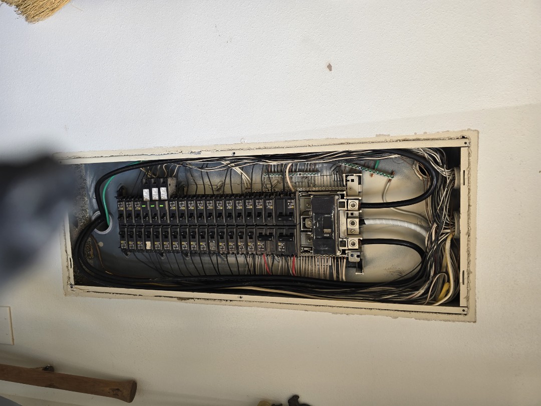eletricion needed 
panels weather heads sparks smoke call a pro