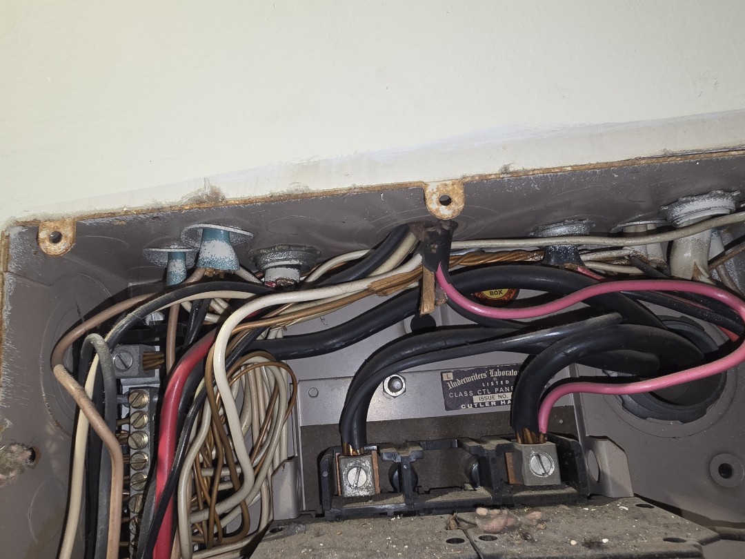 eletricion needed 
got them breakers plugs wires outlets lights