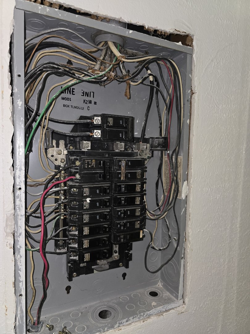 eletricion needed 
we do breakerrs panels meters grounding and bonding switches and plugs you name and we will get er done 