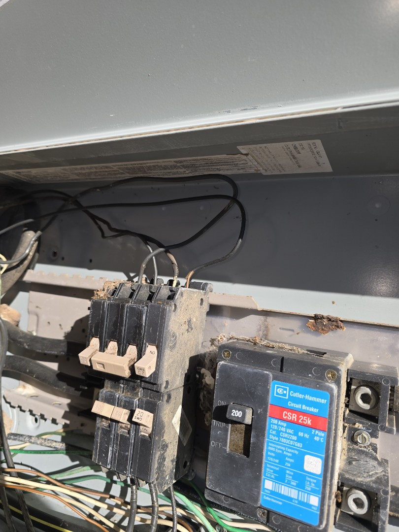 eletricion needed 

Like the breaker panels electrical outlets lights solar lights dust Tilda lights spotlights floodlights ring cameras speakers dope bells
 Generators, the generator maintenance electrical servicing, repair blinken lights. We can help give us a call