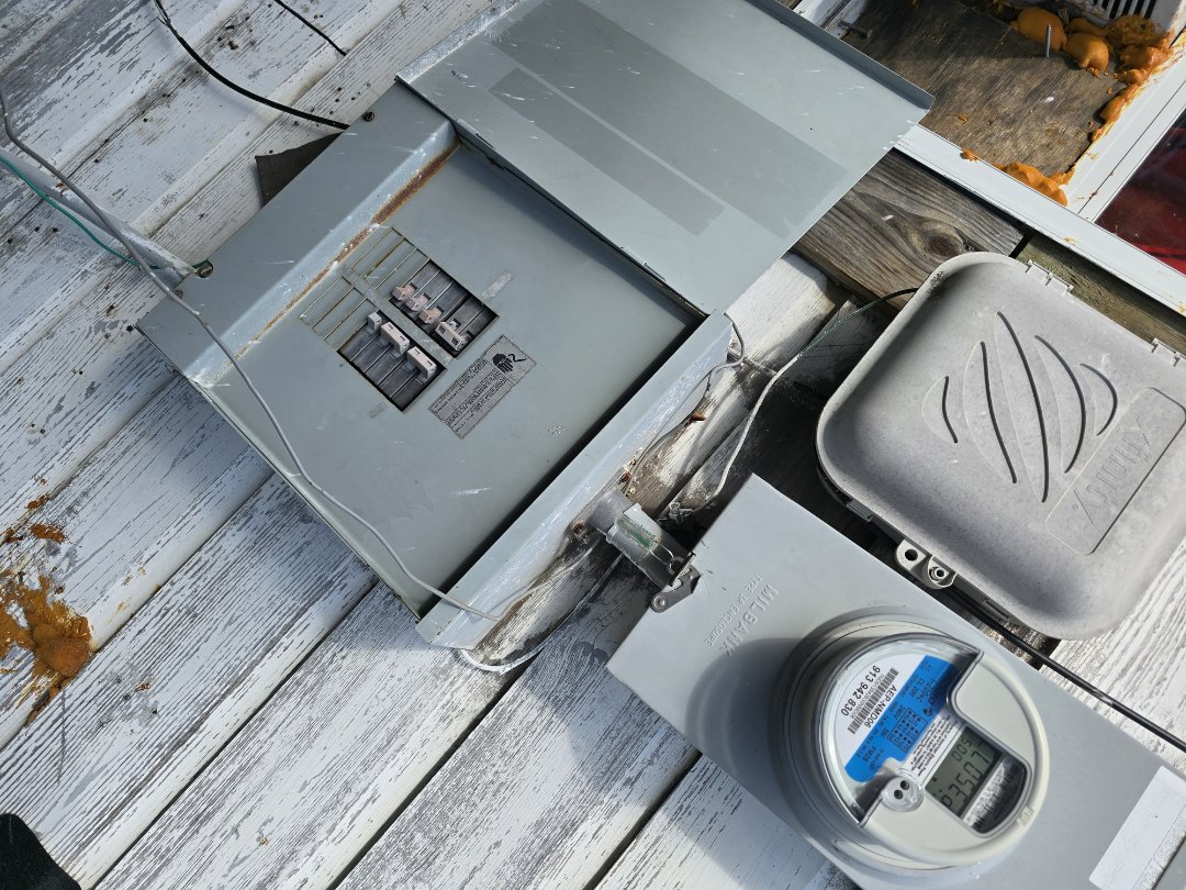 eletricion needed 

Breaker panels, fuse boxes, generators, light switches, electric water. Heaters, dryers, stoves, lights plugs. We do that