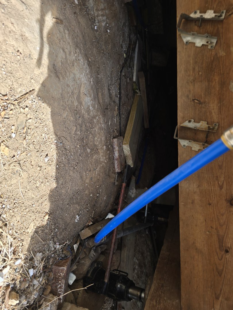 plumber needed 

Water heaters, electric water heaters, gas water heaters, water filtration, water faucets, water leaks, sewer leaks, we do all this